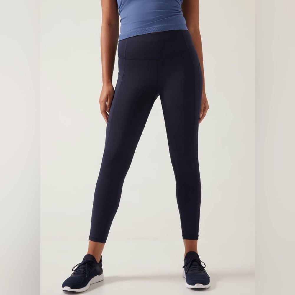 NWT Ultimate Stash High Rise 7/8 Leggings XS Petite